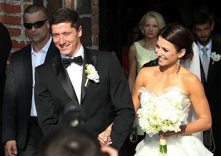 Ein strahlender Robert Lewandowski gibt seiner Anna am Samstag das Jawort - die Bilder der Hochzeit in Polen