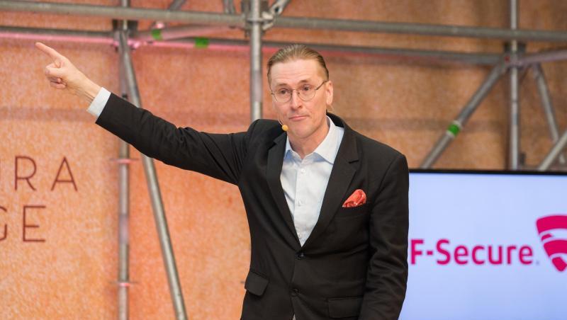 Mikko Hypponen von der IT-Sicherheitsfirma F-Secure, spricht bei der IT-Messe CeBIT zum Thema Internetsicherheit. Mikko Hypponen von der IT-Sicherheitsfirma F-Secure, spricht bei der IT-Messe CeBIT zum Thema Internetsicherheit.