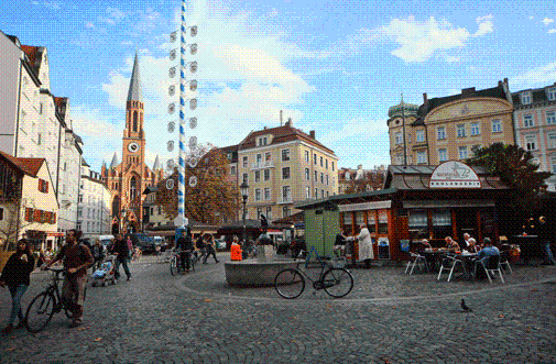 Der Wiener Platz und die Pfarrkirche St. Johann Baptist in Haidhausen.