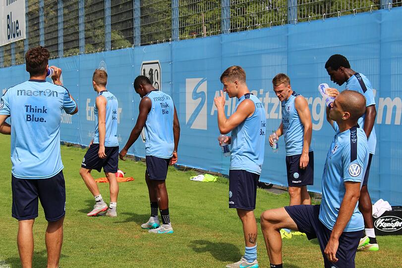 Schrecksekunde für Degenek beim Training am Freitag. Hier die Bilder vom Vormittagstraining.