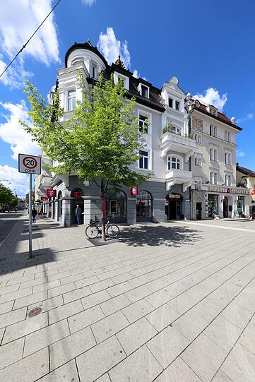 Herausgeputzt: gründerzeitliche Pracht am Bahnhofsplatz.