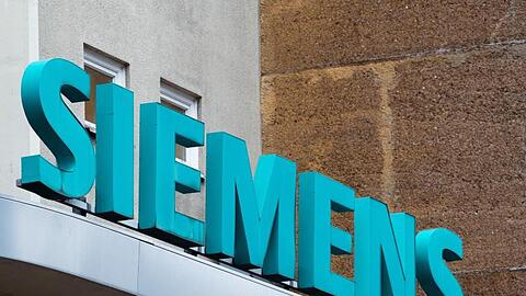 Der Schriftzug &bdquo;Siemens&ldquo;. Foto: Soeren Stache/dpa-Zentralbild/dpa/Archivbild