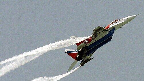 Russischer Militärjet: Mig-29 beim Showflug Russischer Militärjet: Mig-29 beim Showflug