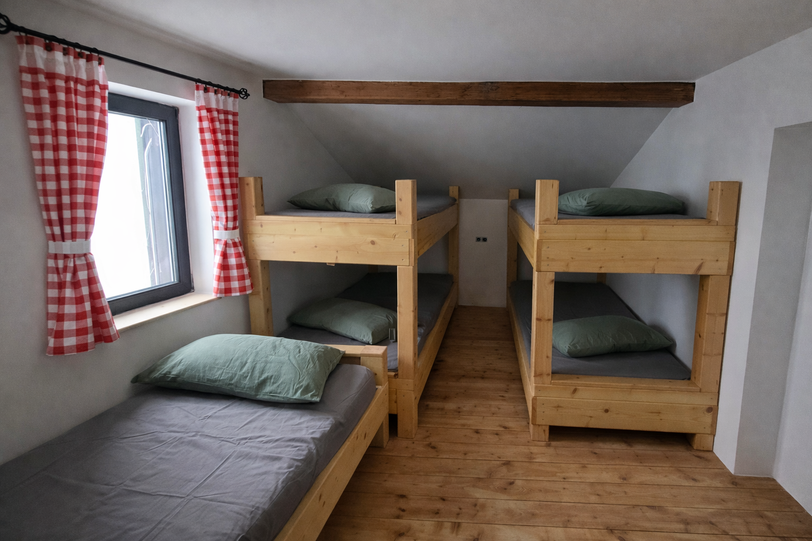 Die Zimmer f&uuml;rs &Uuml;bernachten sind ab April  wieder verf&uuml;gbar. Hier ein erster Einblick in den renovierten Bereich.