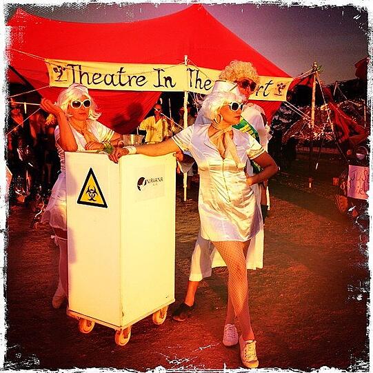 Es ist das wohl kurioseste Treffen von Individualisten: "Alles ist möglich" lautet der Slogan des "Afrika Burn Festival" in der Karoo-Halbwüste - sehen Sie hier die schrägsten Bilder.