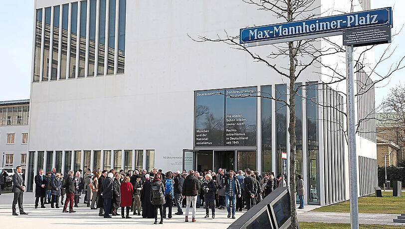 Feierliche Benennung des Max-Mannheimer-Platzes vor dem NS-Dokuzentrum am Dienstag. Feierliche Benennung des Max-Mannheimer-Platzes vor dem NS-Dokuzentrum am Dienstag.