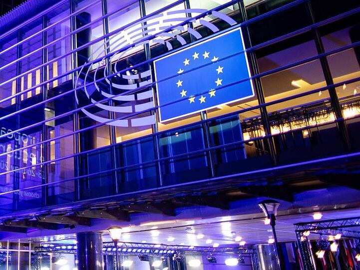 Das Gebäude des Europäischen Parlaments, aufgenommen am Tag der Europawahl.