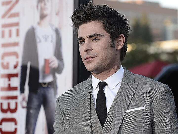 Zac Efron feiert zur Zeit auf Ibiza