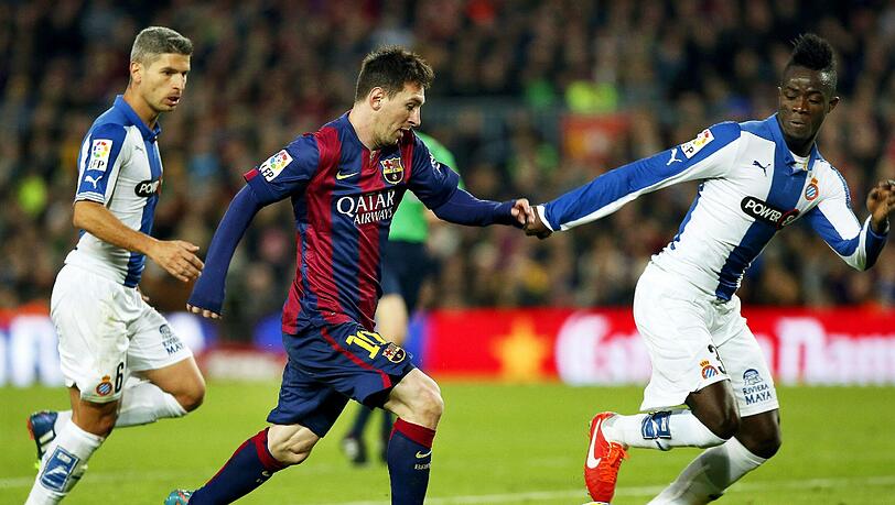 Eric Bertrand Bailly vom RCD Espanyol (rechts) hier im Duell mit Lionel Messi vom FC Barcelona Eric Bertrand Bailly vom RCD Espanyol (rechts) hier im Duell mit Lionel Messi vom FC Barcelona