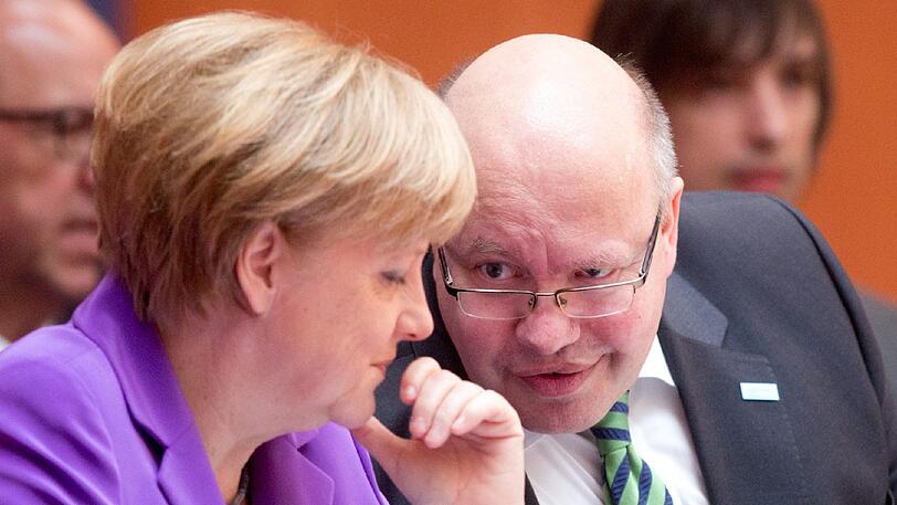 Angela Merkel will Kanzleramtschef Peter Altmaier zum Flüchtlingskoordinator ernennen.