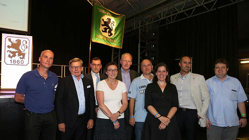 2015 wurde dieser Verwaltungsrat gewählt: Karl-Christian Bay (dritter von links) und Christian Waggershauser (vierter von rechts) sind vergangene Woche zurückgetreten. 2015 wurde dieser Verwaltungsrat gewählt: Karl-Christian Bay (dritter von links) und Christian Waggershauser (vierter von rechts) sind vergangene Woche zurückgetreten.