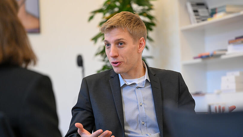 Dominik Krause war zuvor Fraktionsvorsitzender der Grünen im Stadtrat. Dominik Krause war zuvor Fraktionsvorsitzender der Grünen im Stadtrat.