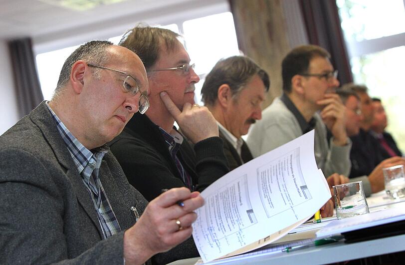 Da werden viele pauken, bis der Mai kommt. Am 1. Mai treten die neuen Bürgermeister ihre Ämter an.