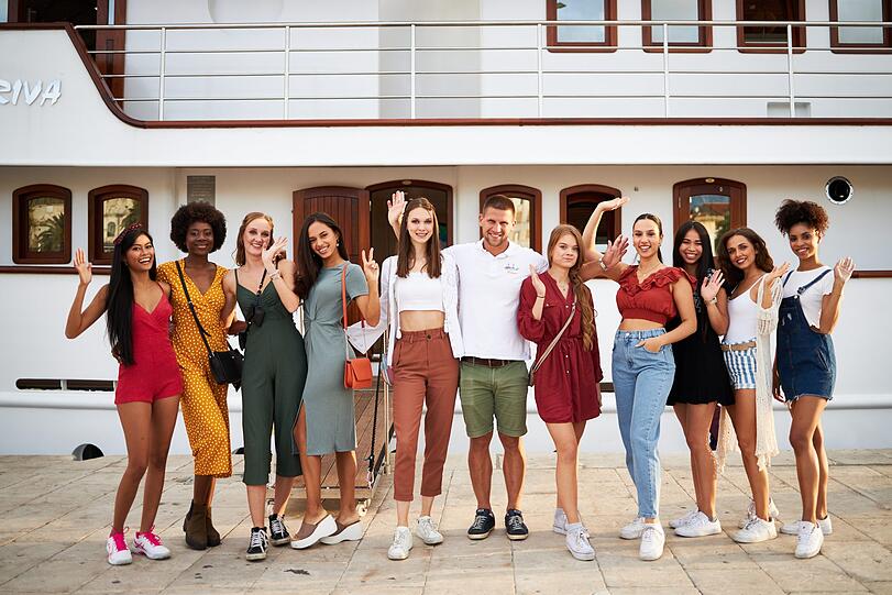 Kapitän Ante empfängt die FInalistinnen der Schönen Münchnerin 2019 auf der MY Bellezza.
