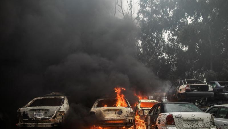 In Libyen war nach dem Sturz und der Tötung des langjährigen Machthabers Al-Gaddafi 2011 ein Bürgerkrieg ausgebrochen, an dem zahlreiche Milizen beteiligt sind. In Libyen war nach dem Sturz und der Tötung des langjährigen Machthabers Al-Gaddafi 2011 ein Bürgerkrieg ausgebrochen, an dem zahlreiche Milizen beteiligt sind.