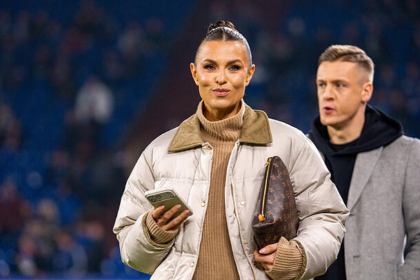 Laura Wontorra schwärmt bei einem TV-Termin von Thomas Müller.