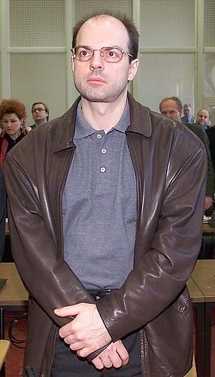 8. März 2001: Drach wird vom Hamburger Landgericht wegen erpresserischen Menschenraubs zu 14 Jahren und sechs Monaten Haft verurteilt. Von dem Großteil des Lösegeldes fehlt jede Spur.
