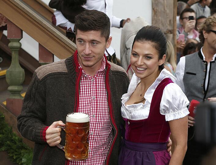 Weitere Bilder vom Bayern-Besuch auf der Wiesn 2014
