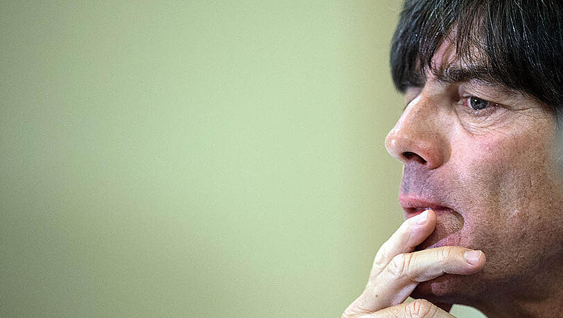 Mit welcher Aufstellung möchte Bundestrainer Jogi Löw den Einzug in die EM-Endrunde klar machen? Die AZ zeigt es Ihnen. Mit welcher Aufstellung möchte Bundestrainer Jogi Löw den Einzug in die EM-Endrunde klar machen? Die AZ zeigt es Ihnen.
