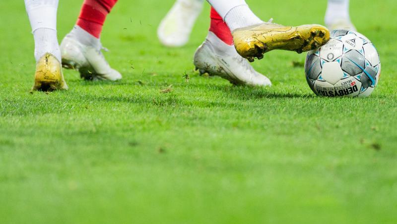 Fernab der Saisonfortsetzung gibt es Forderungen nach einem Umdenken im Fußball. Fernab der Saisonfortsetzung gibt es Forderungen nach einem Umdenken im Fußball.