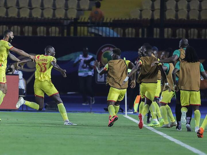 Benins Spieler feiern den Einzug ins Viertelfinale des Afrika-Cups.