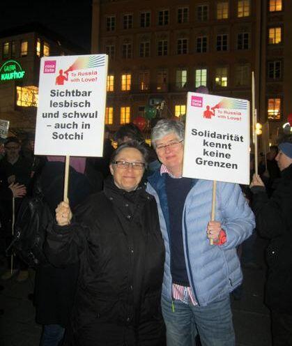 Gegen "Stussland" und Homophobie: Die Demonstration auf dem Marienplatz.