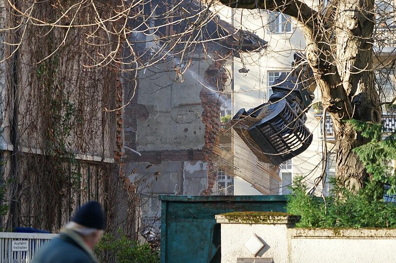 Die Bilder vom Abriss der Villa an der Kolbergerstraße 5 in Bogenhausen.