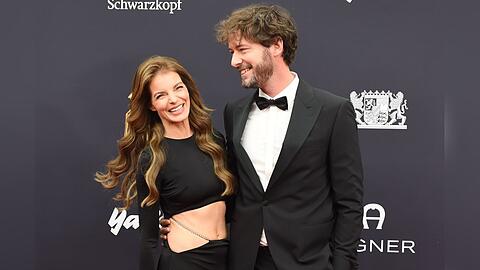 Yvonne Catterfeld und Adam von Mack zeigen sich erstmals öffentlich.