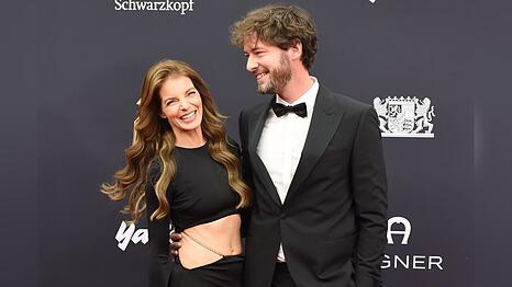 Yvonne Catterfeld und Adam von Mack zeigen sich erstmals öffentlich.