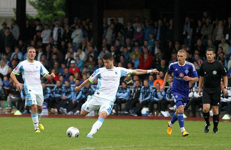 Es war der erste richtige Härtetest für die Löwen in der Vorbereitung: Die Sechzger holten gegen Dynamo Kiew in Garmisch ein 1:1 . Die Bilder vom Spiel
