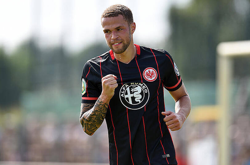 Eintracht Frankfurt verstärkte sich mit Luc Castaignos (22) von Twente Enschede. Er unterschrieb einen Vertrag bis 2018; als Ablösesumme waren 2,5 Millionen Euro im Gespräch. Der Betrag könnte sich abhängig von Frankfurts Erfolg noch um weitere 1,5 Millionen Euro erhöhen. Im Moment liegt der Neuzugang wegen eines Muskelfaserrisses im rechten Oberschenkel auf Eis.