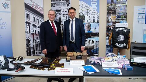 Der Handel mit Drogen ist lukrativ für organisierte Kriminelle &ndash; doch laut Innenminister Herrmann (l.) und Justizminister Eisenreich hat der Freistaat alles im Griff.