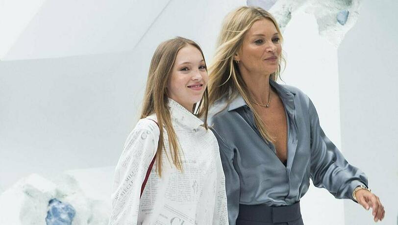 Wie die Mutter so die Tochter. Kate Moss mit ihrer einzigen Tochter Lila Wie die Mutter so die Tochter. Kate Moss mit ihrer einzigen Tochter Lila