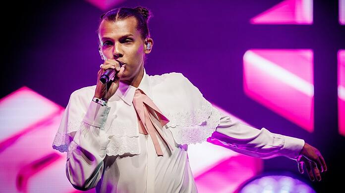 Der belgische Musiker Stromae muss sich gesundheitlich erholen.