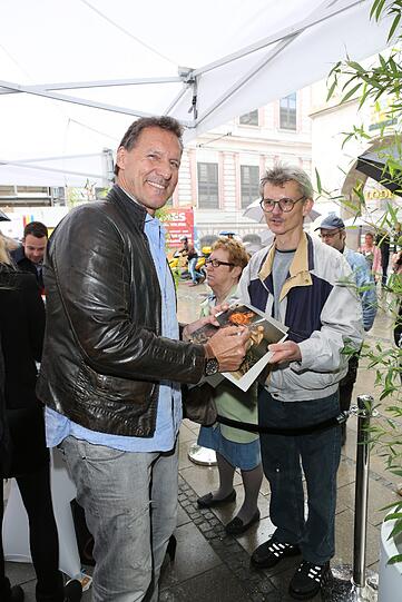 Promi-Party im Hugo?s: Anlässlich des Filmfests München traff sich am Samstag die deutsche Filmelite zum 15. Sommerfest der Agenturen. Die AZ zeigt die besten Bilder!