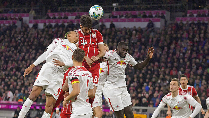 Javi Martinez,  NOTE 2: Zurück in der Startelf nach Schulterverletzung und gleich wieder mit einer Top-Leistung. Bereitete das 2:0 per Traumpass auf Lewandowski vor, gefiel mit Übersicht, Geschick und Offensivgefahr: Köpfte zweimal knapp drüber (3., 9.)