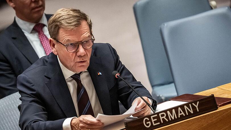 Außenminister Johann Wadephul (CDU) wird Russland in einer Sitzung des UN-Sicherheitsrates eine Eskalation der hybriden Angriffe in Europa vor. Außenminister Johann Wadephul (CDU) wird Russland in einer Sitzung des UN-Sicherheitsrates eine Eskalation der hybriden Angriffe in Europa vor.