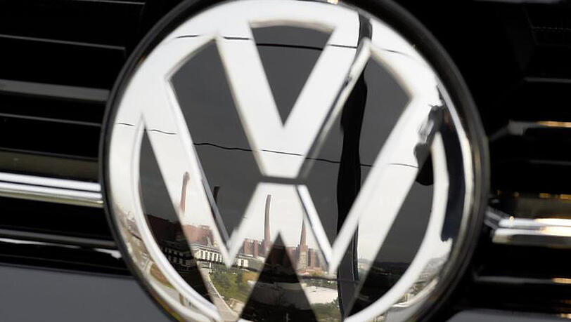VW kommt bei der Umrüstung der manipulierten Diesel weiter voran: Nach Konzernangaben sind weltweit bislang über vier Millionen Fahrzeuge umgerüstet worden. VW kommt bei der Umrüstung der manipulierten Diesel weiter voran: Nach Konzernangaben sind weltweit bislang über vier Millionen Fahrzeuge umgerüstet worden.