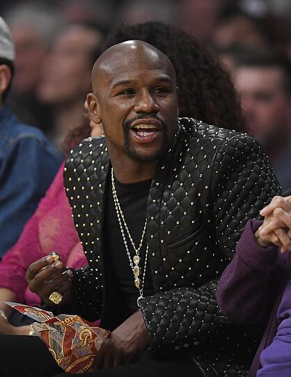 Platz 1: Box-Superstar Floyd Mayweather (41) ist mit einem geschätzten Jahresverdienst von 285 Millionen US-Dollar (rund 243 Millionen Euro) weltweit bestbezahlter Promi.