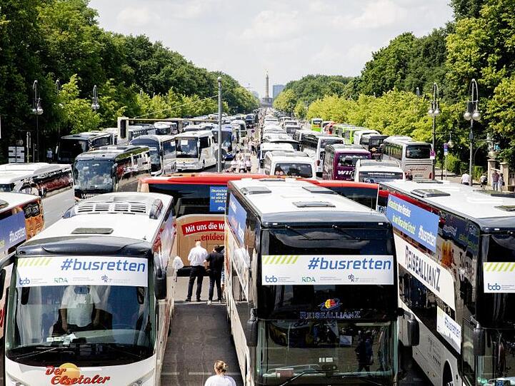 Protestaktion auf der Straße des 17. Juni in Berlin.