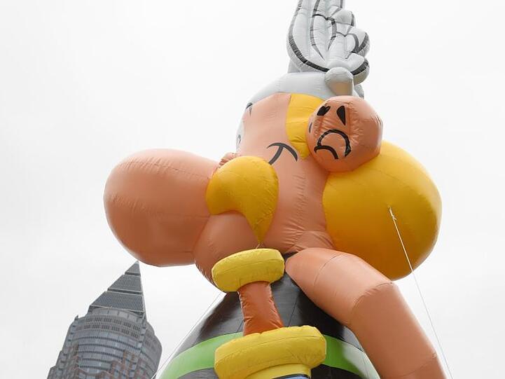 Eine übergroße aufblasbare Asterix-Figur auf dem Gelände der Frankfurter Buchmesse (2017).
