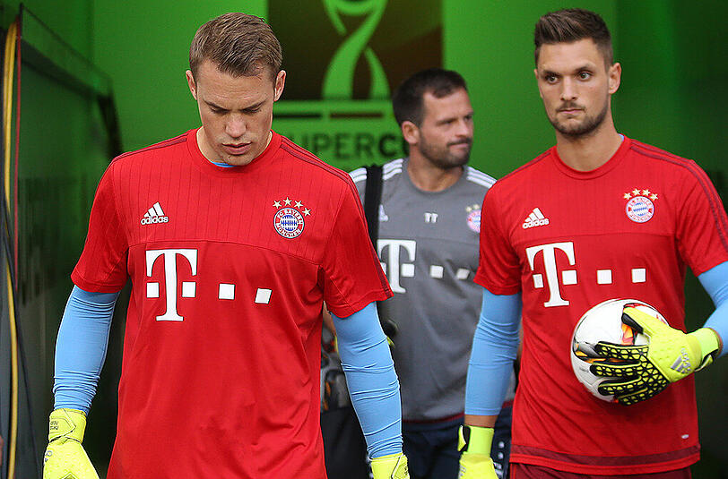 Welttorhüter Manuel Neuer (links) und Sven Ulreich, sein Ersatzmann beim FC Bayern.