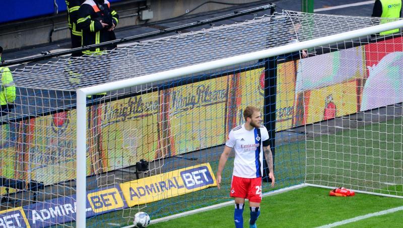 Der HSV um Timo Letschert verlor auch das zweite Hamburger Derby der Saison. Der HSV um Timo Letschert verlor auch das zweite Hamburger Derby der Saison.