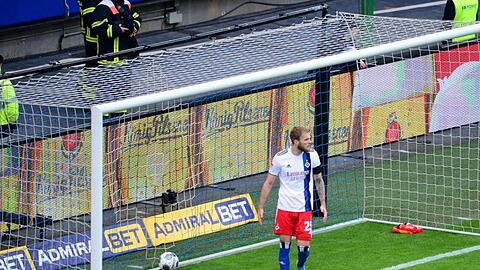 Der HSV um Timo Letschert verlor auch das zweite Hamburger Derby der Saison.