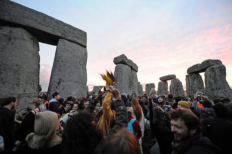 Sommersonnenwende am Stonehenge - die Bilder.