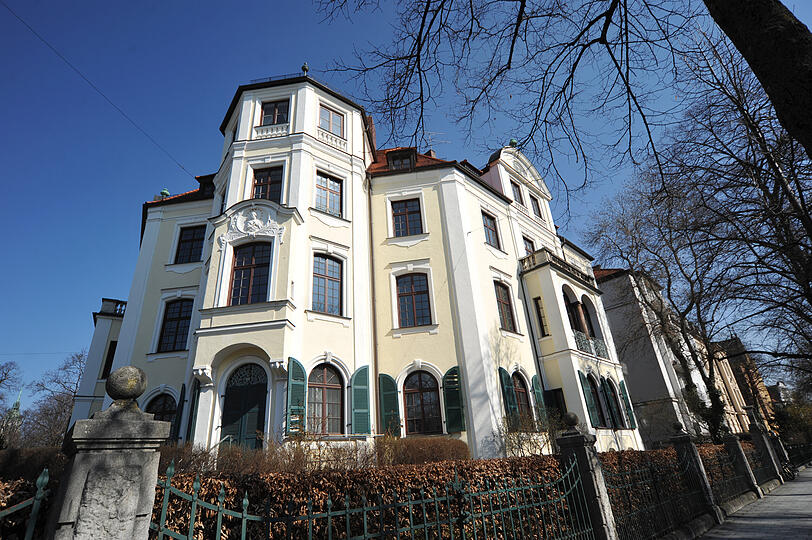 Der Weg von Robert Oertel führt über den Bavariaring in die Innenstadt. In dem Viertel stehen prächtige Villen, es gibt noch viele alte Bäume.