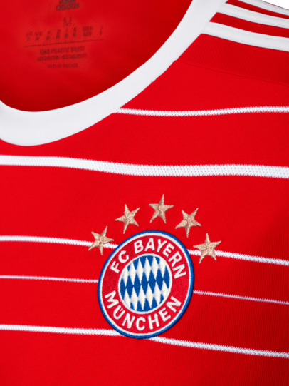 So sieht das Heimtrikot des FC Bayern in der Saison 2022/23 aus.