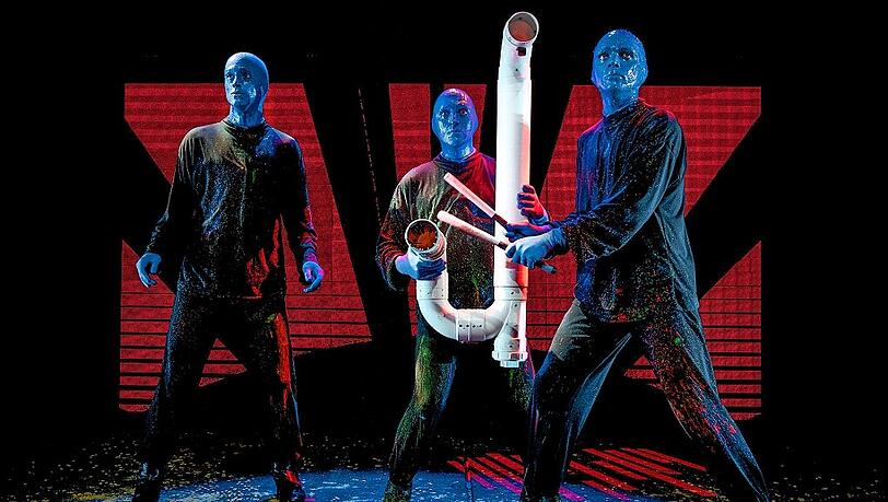 Berlins erfolgreichste Show: die BLUE MAN GROUP. Berlins erfolgreichste Show: die BLUE MAN GROUP.