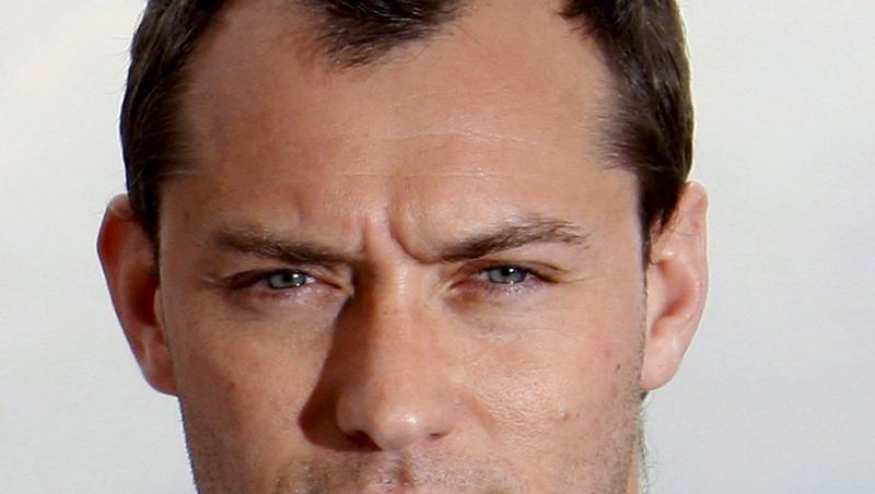 Jude Law hat eine 5 Monate alte Tochter Jude Law hat eine 5 Monate alte Tochter