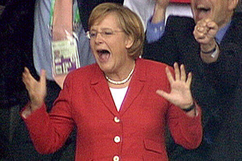 Angela Merkel: Jubel bei der Fußball-EM 2008